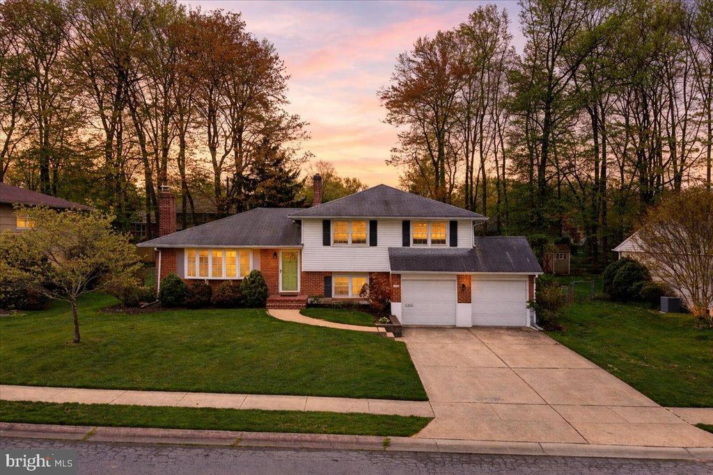 2410 LARCHWOOD RD, Wilmington, DE 19810