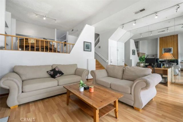 4916 McConnell Avenue, Los Angeles, CA 90066