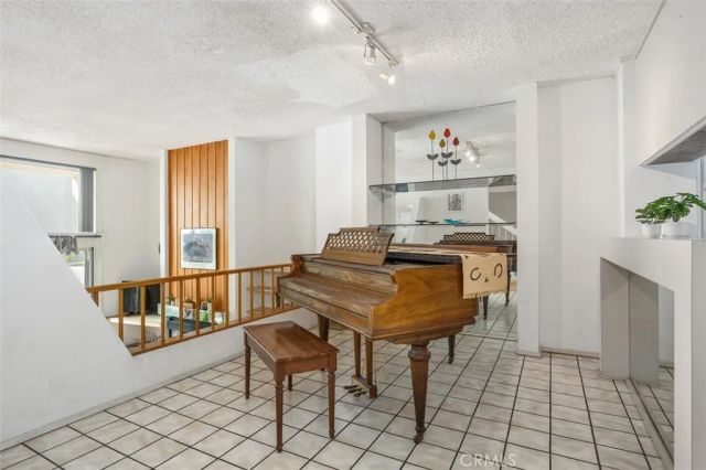 4916 McConnell Avenue, Los Angeles, CA 90066