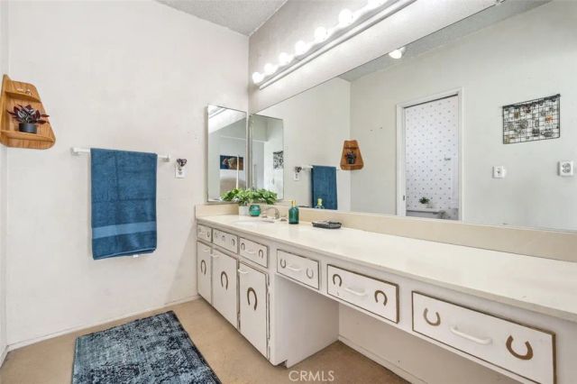 4916 McConnell Avenue, Los Angeles, CA 90066
