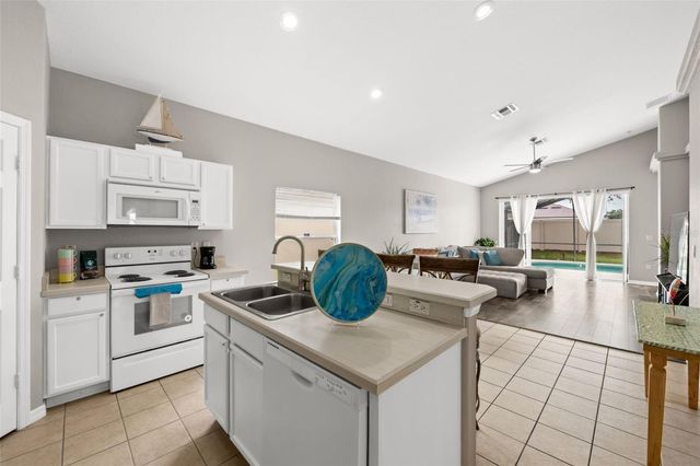 826 ANDALUSIA LOOP, Davenport, FL 33837