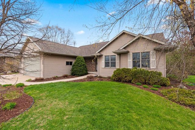 1890 WHITE WOLF LANE, Kaukauna, WI 54130