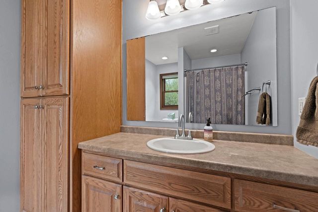 1890 WHITE WOLF LANE, Kaukauna, WI 54130