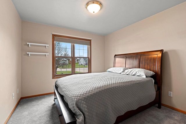 1890 WHITE WOLF LANE, Kaukauna, WI 54130