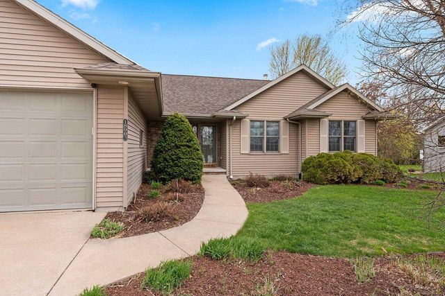 1890 WHITE WOLF LANE, Kaukauna, WI 54130