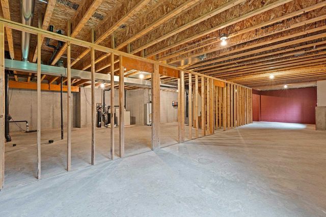 1890 WHITE WOLF LANE, Kaukauna, WI 54130