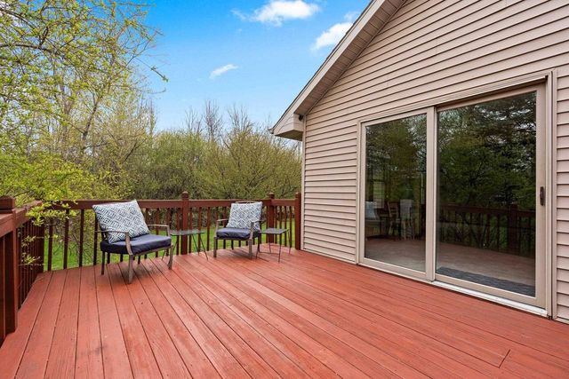 1890 WHITE WOLF LANE, Kaukauna, WI 54130