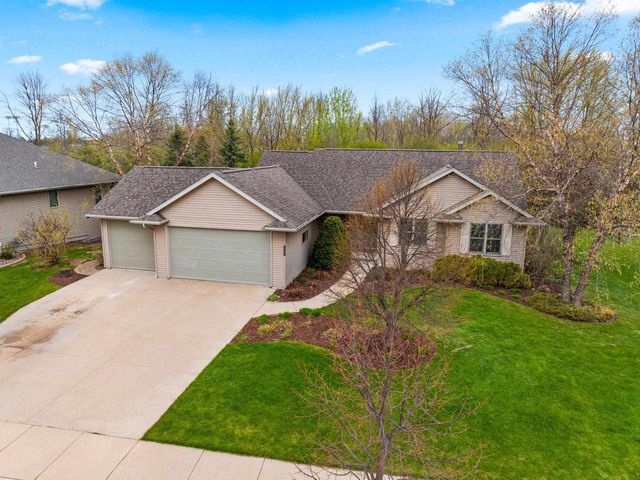 1890 WHITE WOLF LANE, Kaukauna, WI 54130