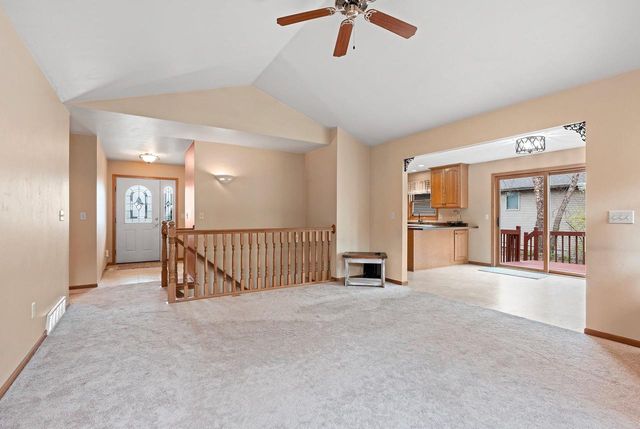 1890 WHITE WOLF LANE, Kaukauna, WI 54130