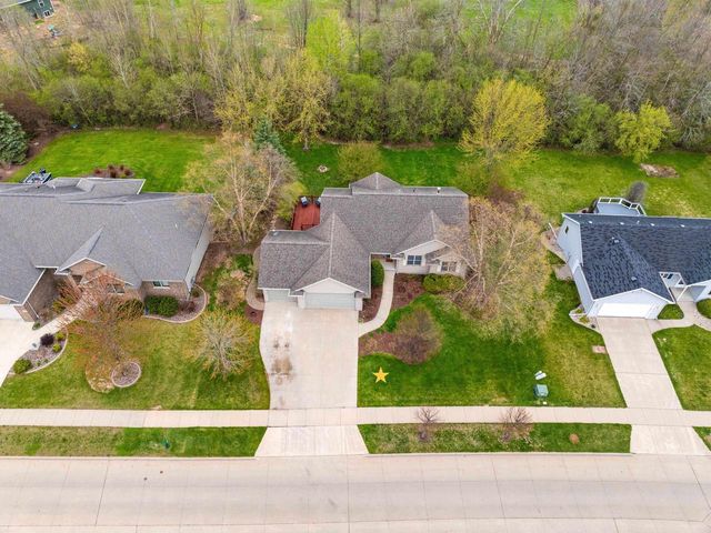 1890 WHITE WOLF LANE, Kaukauna, WI 54130