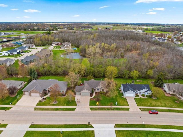 1890 WHITE WOLF LANE, Kaukauna, WI 54130