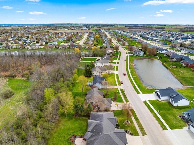 1890 WHITE WOLF LANE, Kaukauna, WI 54130