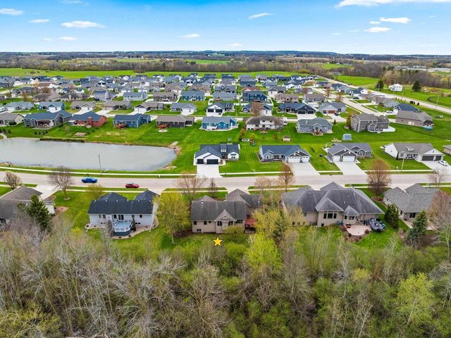 1890 WHITE WOLF LANE, Kaukauna, WI 54130