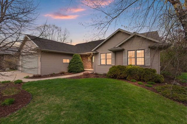 1890 WHITE WOLF LANE, Kaukauna, WI 54130