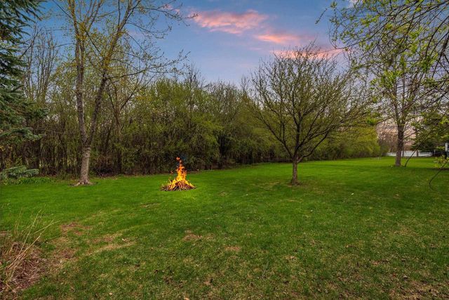 1890 WHITE WOLF LANE, Kaukauna, WI 54130