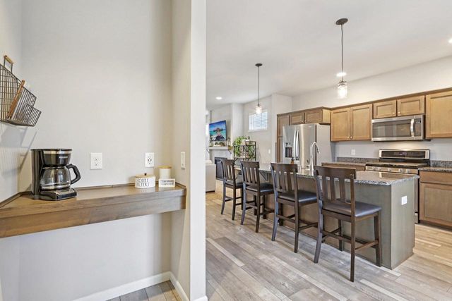 117 Crooked Tree Circle, Deforest, WI 53532