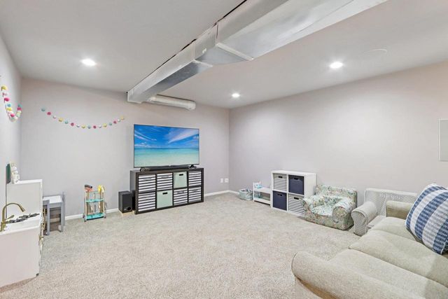 117 Crooked Tree Circle, Deforest, WI 53532