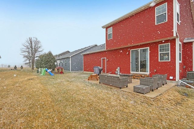 117 Crooked Tree Circle, Deforest, WI 53532