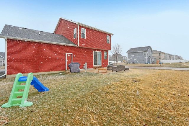 117 Crooked Tree Circle, Deforest, WI 53532