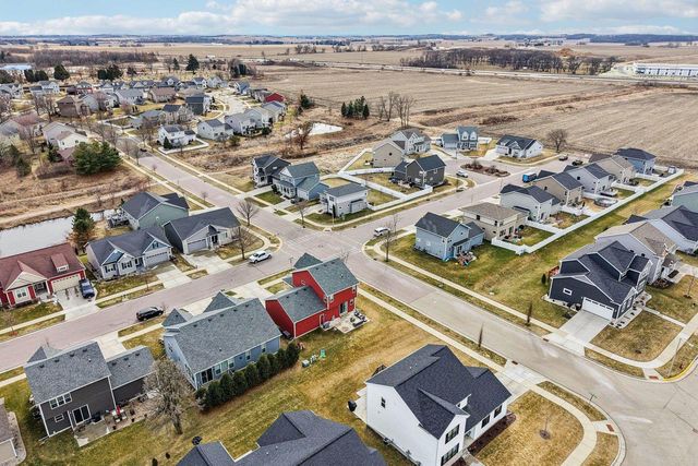 117 Crooked Tree Circle, Deforest, WI 53532