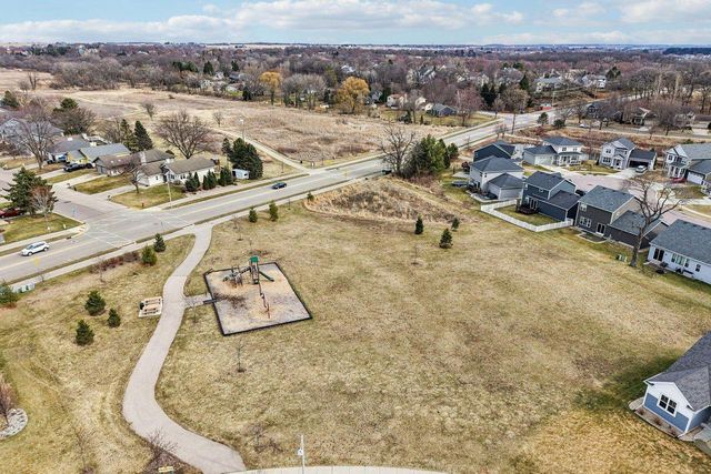 117 Crooked Tree Circle, Deforest, WI 53532