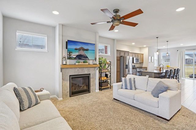 117 Crooked Tree Circle, Deforest, WI 53532