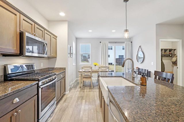 117 Crooked Tree Circle, Deforest, WI 53532