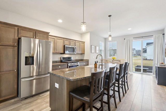 117 Crooked Tree Circle, Deforest, WI 53532