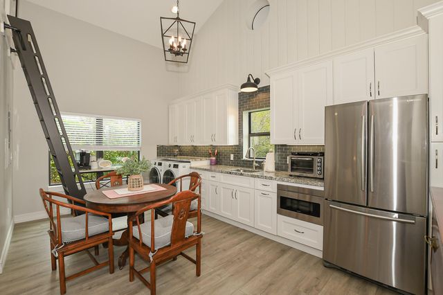 3045 NW Radcliffe Way, Palm City, FL 34990