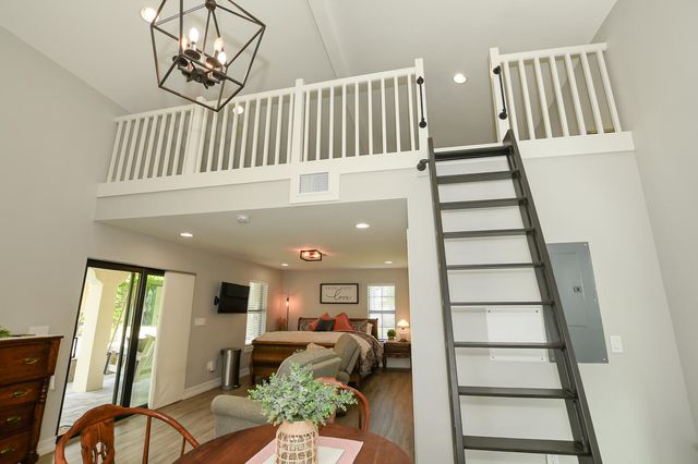 3045 NW Radcliffe Way, Palm City, FL 34990