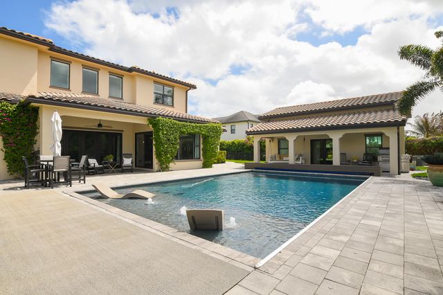 3045 NW Radcliffe Way, Palm City, FL 34990