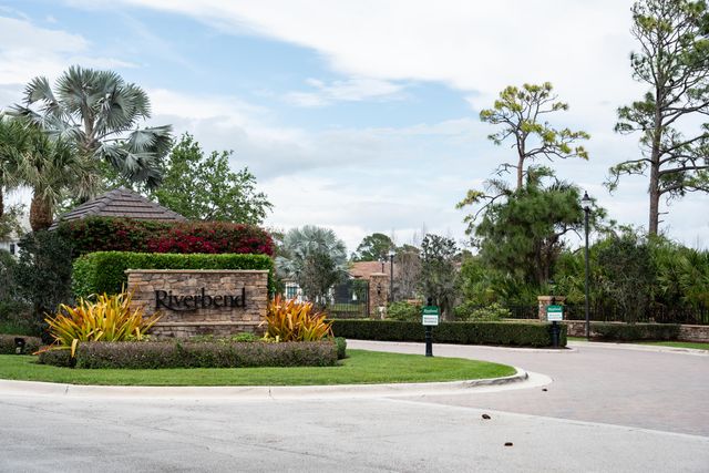 3045 NW Radcliffe Way, Palm City, FL 34990