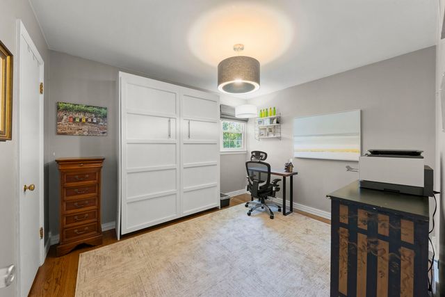 296 Kenilworth Avenue, Glen Ellyn, IL 60137