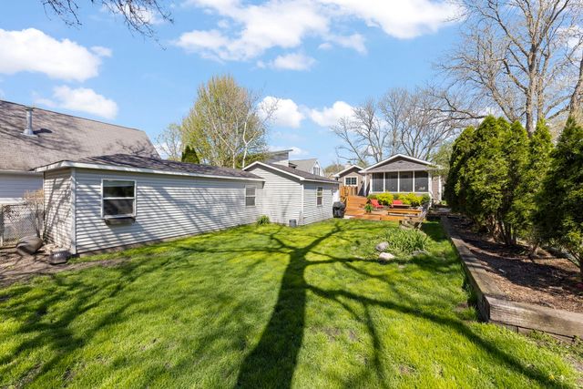 296 Kenilworth Avenue, Glen Ellyn, IL 60137
