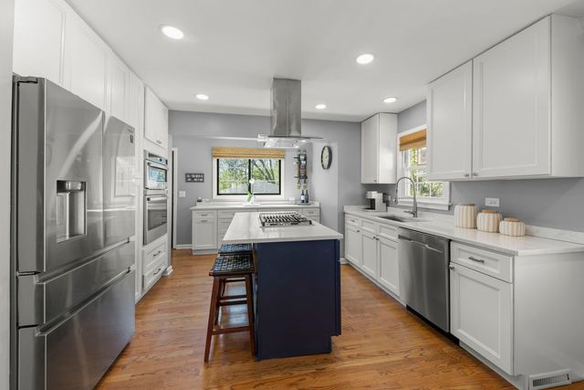 296 Kenilworth Avenue, Glen Ellyn, IL 60137