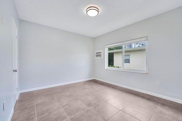 521 NE 82nd Terrace 9, Miami, FL 33138