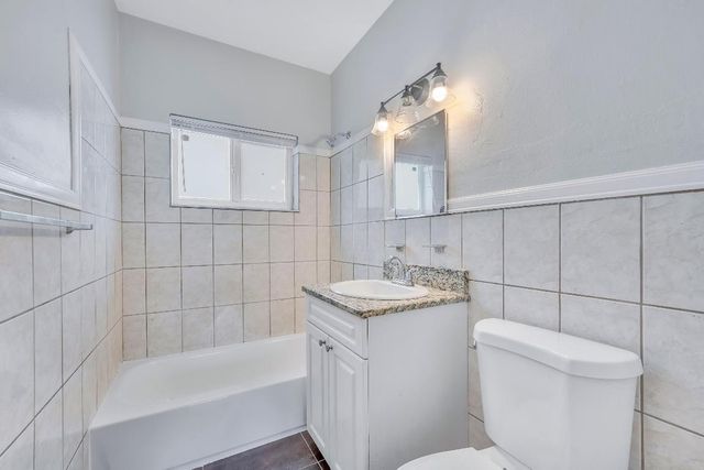 521 NE 82nd Terrace 9, Miami, FL 33138