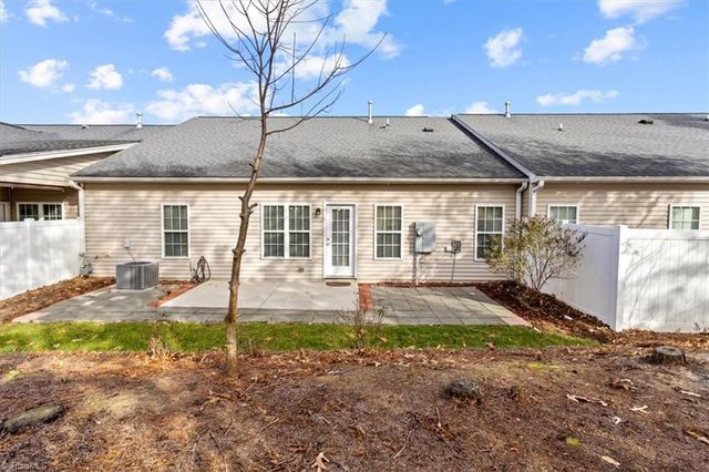 4320 Crosspointe Lane, Kernersville, NC 27284