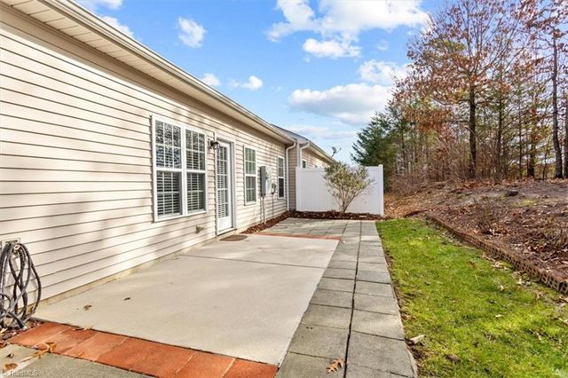 4320 Crosspointe Lane, Kernersville, NC 27284