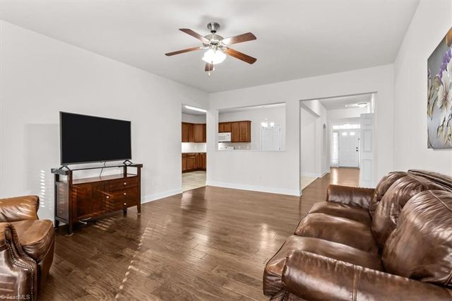 4320 Crosspointe Lane, Kernersville, NC 27284