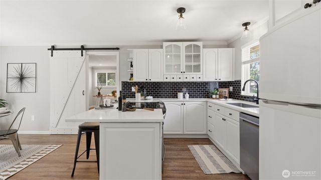 9006 210th Place NE, Redmond, WA 98053