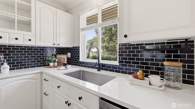 9006 210th Place NE, Redmond, WA 98053