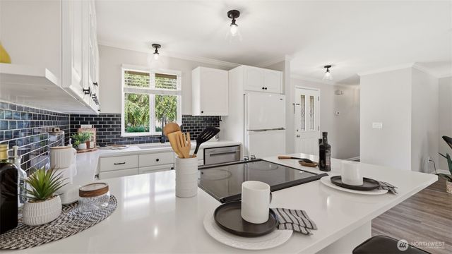 9006 210th Place NE, Redmond, WA 98053