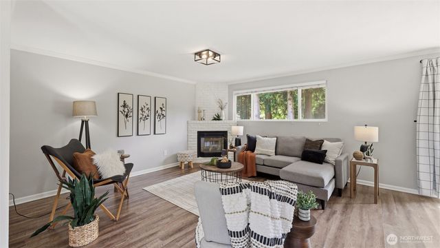 9006 210th Place NE, Redmond, WA 98053