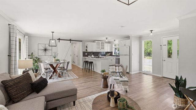 9006 210th Place NE, Redmond, WA 98053