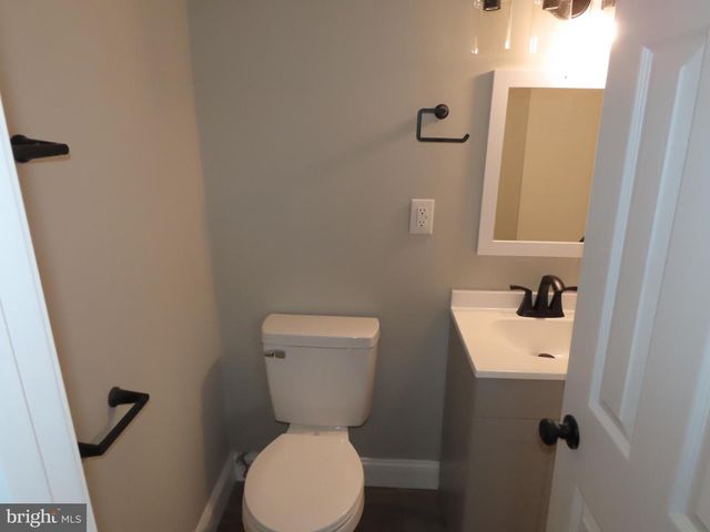 831 E 27TH ST, Wilmington, DE 19802