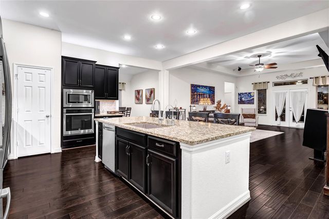 9619 Hideaway Green Drive, Richmond, TX 77406