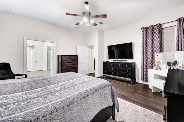 9619 Hideaway Green Drive, Richmond, TX 77406