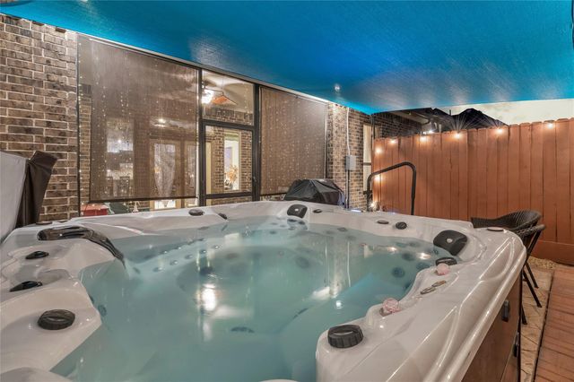 9619 Hideaway Green Drive, Richmond, TX 77406