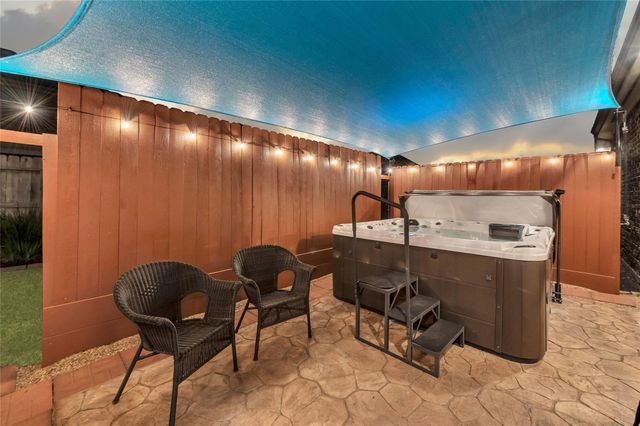 9619 Hideaway Green Drive, Richmond, TX 77406